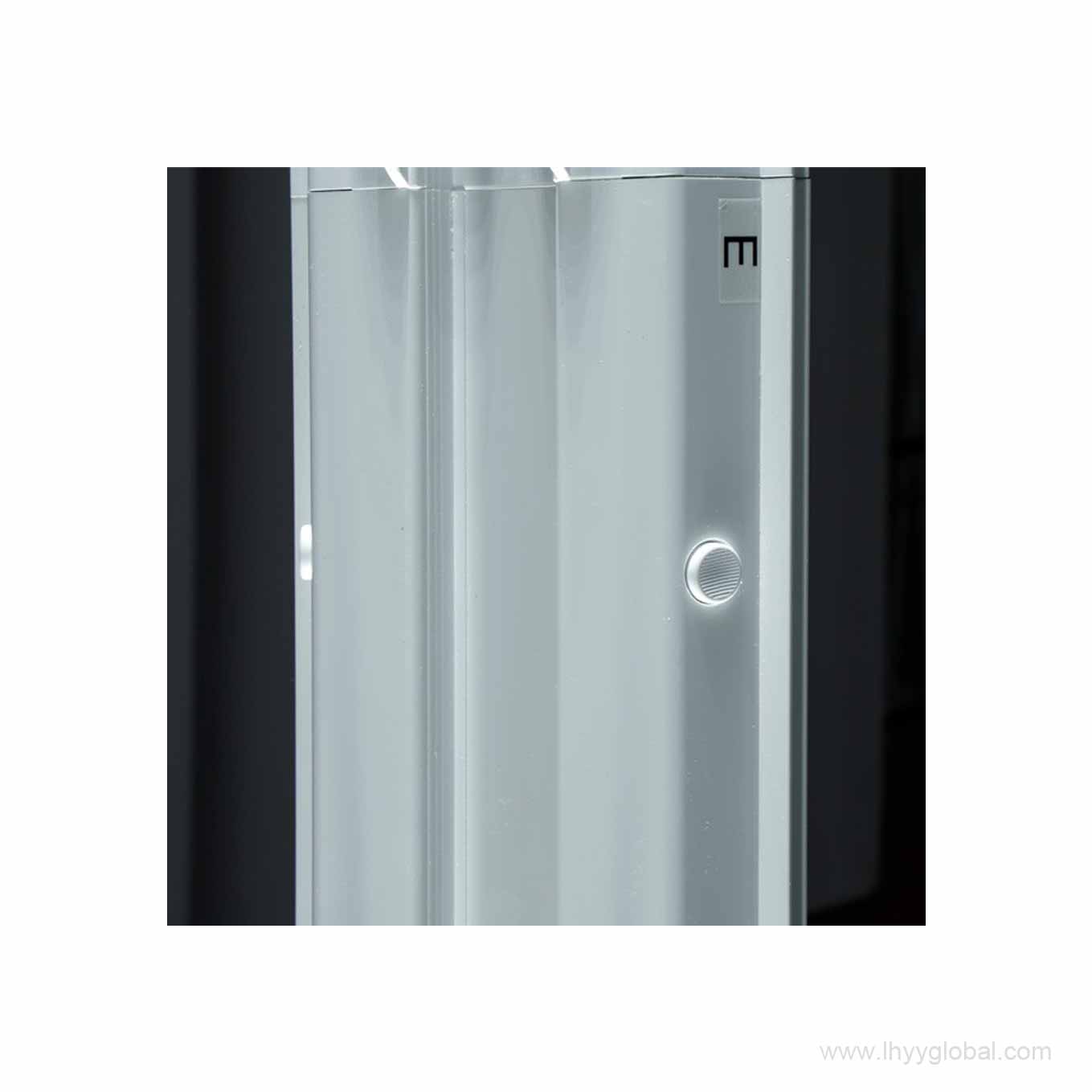 Vertical aluminum profile and graphic channel detail on the 120mm SEG lightbox frame.